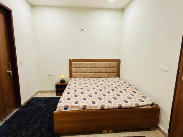 1 BHK Apartment in Sector 52 for rent Gurgaon. The reference number is 20692664