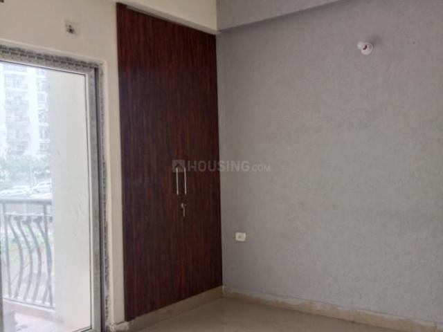 1 BHK Apartment in Sector 77 for resale Noida. The reference number is 20216022