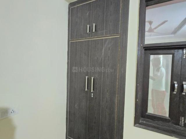 1 BHK Apartment in Sector 72 for rent Noida. The reference number is 20718553
