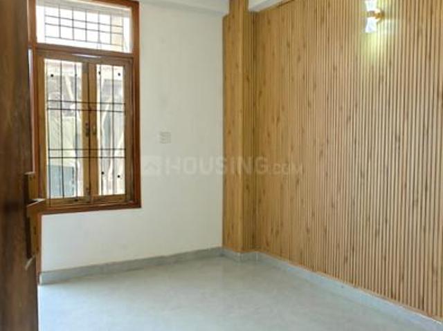 1 BHK Apartment in Sector 72 for resale Noida. The reference number is 19706598