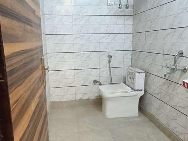 1 BHK Apartment in Sector 73 for resale Noida. The reference number is 17102453