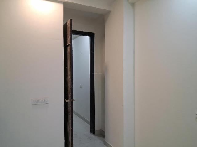 1 BHK Apartment in Sector 73 for resale Noida. The reference number is 19717882