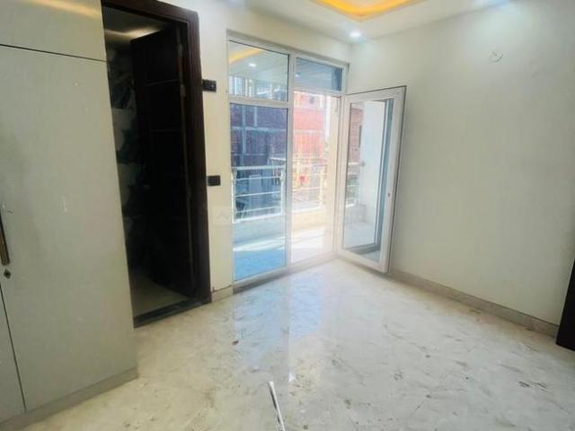 1 BHK Apartment in Sector 73 for resale Noida. The reference number is 19745779