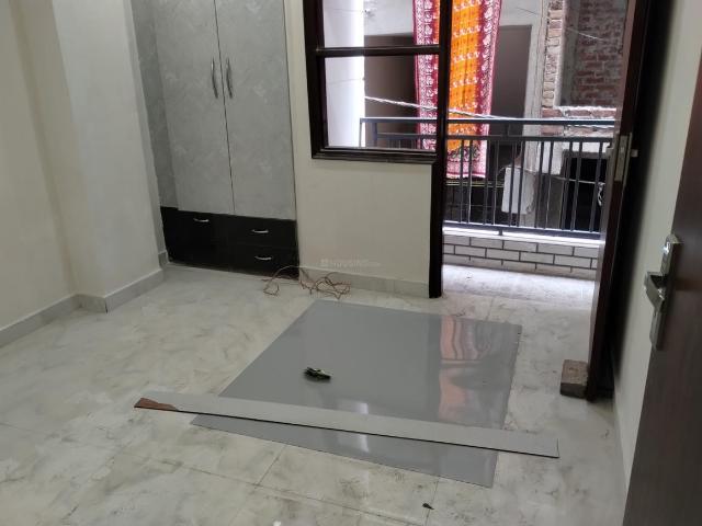 1 BHK Apartment in Sector 73 for resale Noida. The reference number is 19936176