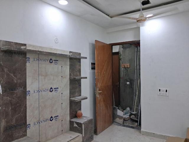 1 BHK Apartment in Sector 73 for resale Noida. The reference number is 20455901