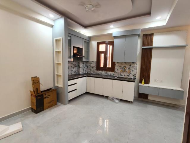 1 BHK Apartment in Sector 73 for resale Noida. The reference number is 20980783