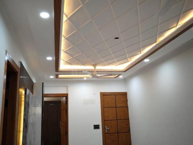 1 BHK Apartment in Sector 73 for resale Noida. The reference number is 20016033