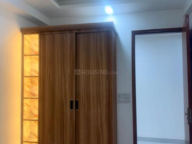 1 BHK Apartment in Sector 73 for resale Noida. The reference number is 20177605