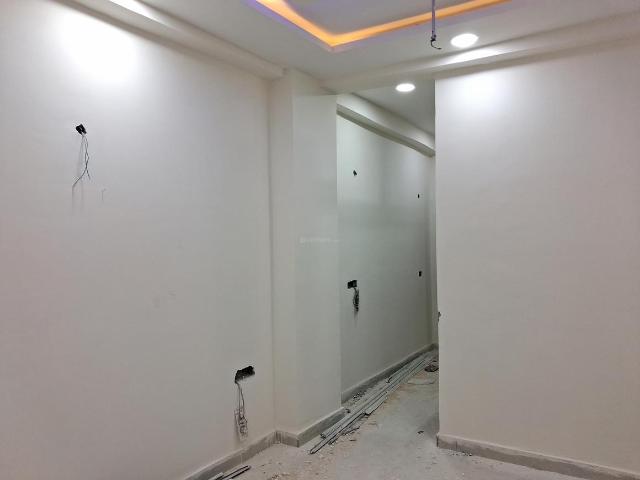 1 BHK Apartment in Sector 73 for resale Noida. The reference number is 20234265