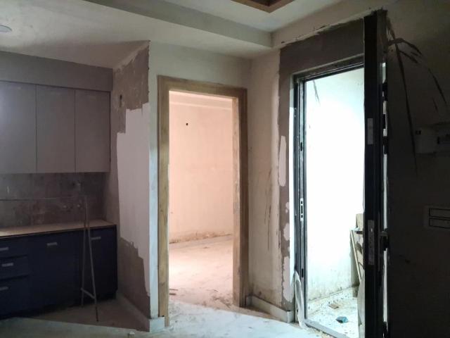 1 BHK Apartment in Sector 73 for resale Noida. The reference number is 20315661