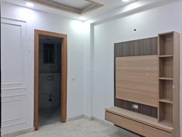 1 BHK Apartment in Sector 73 for resale Noida. The reference number is 20315682