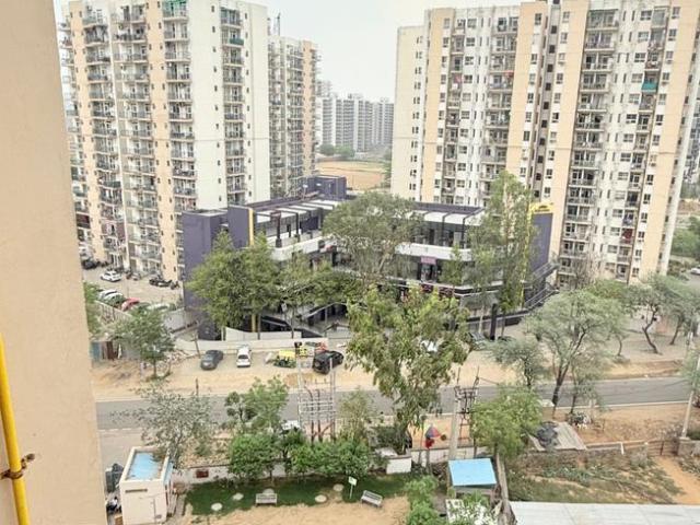1 BHK Apartment in Sector 89A for resale Gurgaon. The reference number is 18428873