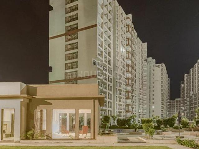 1 BHK Apartment in Sector 92 for resale Gurgaon. The reference number is 16392732