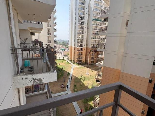 1 BHK Apartment in Sector 92 for resale Gurgaon. The reference number is 20366528