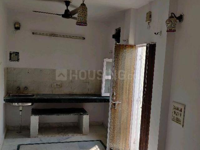 1 BHK Apartment in Paharganj for rent New Delhi. The reference number is 20927069