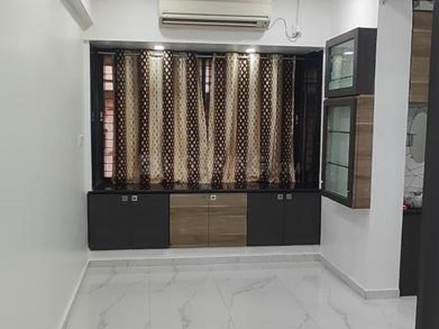 1 BHK Apartment in Parel for rent Mumbai. The reference number is 20079960