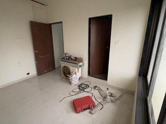 1 BHK Apartment in Parel for resale Mumbai. The reference number is 20621414