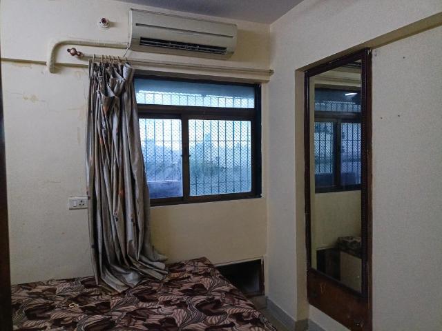 1 BHK Apartment in Prabhadevi for rent Mumbai. The reference number is 17401128