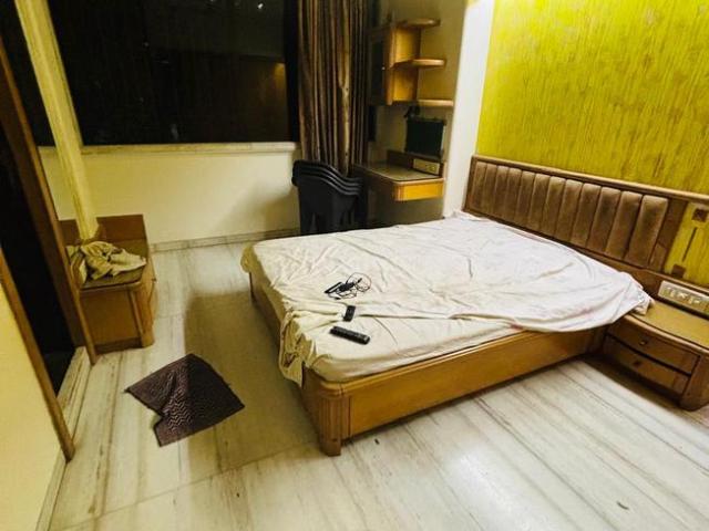 1 BHK Apartment in Worli for rent Mumbai. The reference number is 18493611