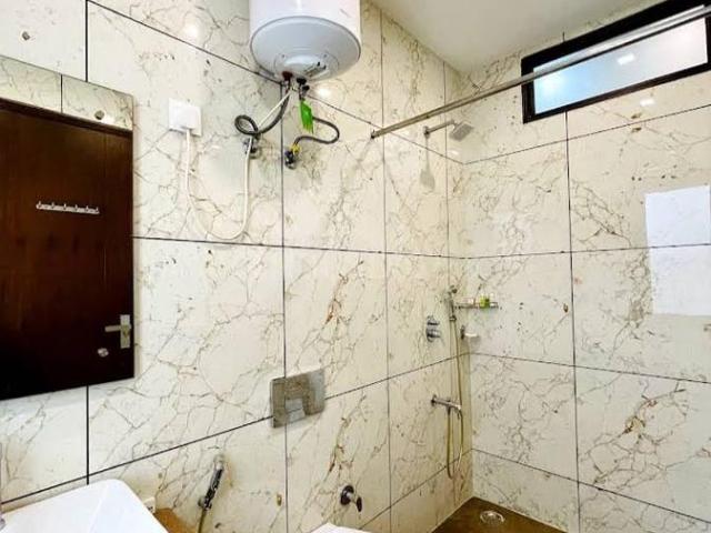 1 BHK Apartment in Wave City for rent Ghaziabad. The reference number is 12125014