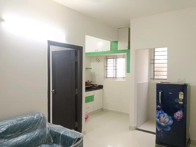 1 BHK Apartment in Whitefield for rent Bengaluru. The reference number is 14127172