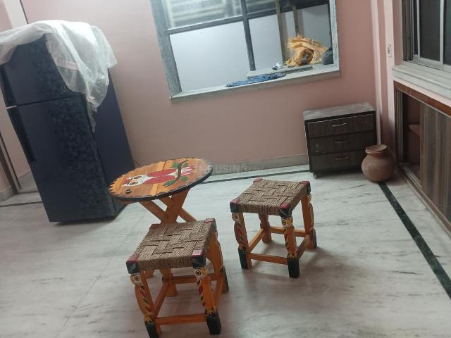 1 BHK Apartment in Tangra for rent Kolkata. The reference number is 19143438
