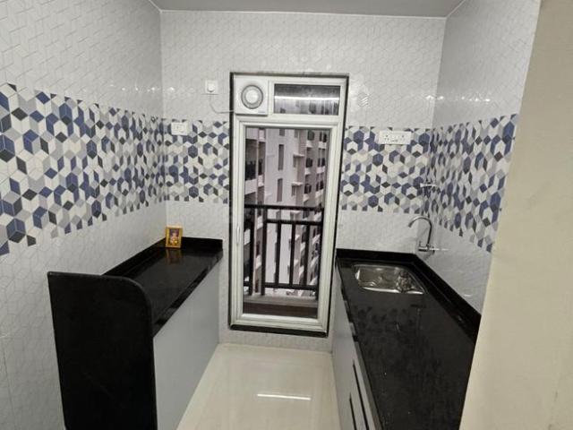 1 BHK Apartment in Kasarvadavali for rent Thane. The reference number is 20660303