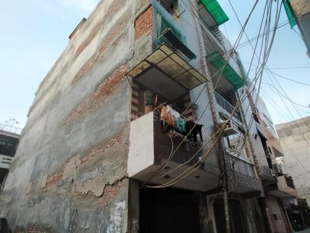 1 BHK Apartment in Uttam Nagar for resale South West Delhi. The reference number is 17220436