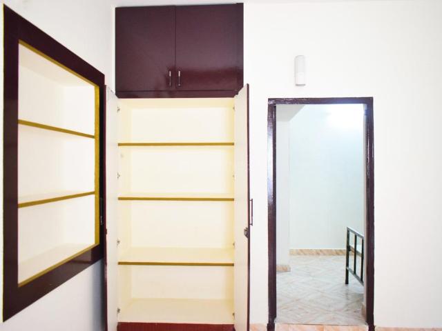1 BHK Apartment in Velachery for rent Chennai. The reference number is 20461466