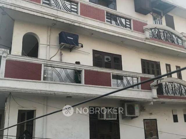 1 BHK Flat for Rent In Mukherjee Nagar