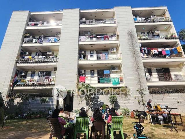 1 BHK Flat for Rent In Om Vihar, Cartarpuri Alias Daulatpur Nas