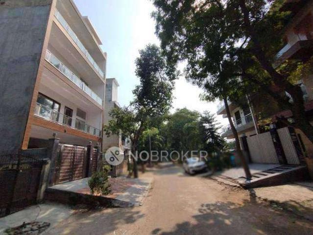1 BHK Flat for Rent In Alpha Ii