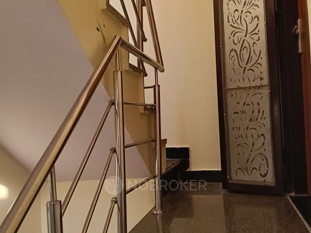 1 BHK Flat for Rent In Janakpuri