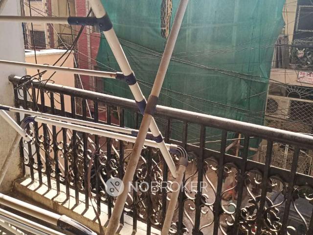 1 BHK Flat In Sb for Rent In Sector 28