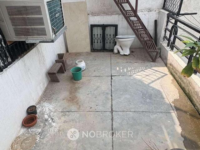 1 BHK Flat For Sale In Moti Nagar
