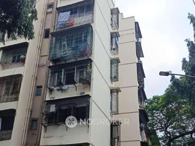 1 BHK Flat In Manju Nikethan Socity For Sale In Topiwala Rd