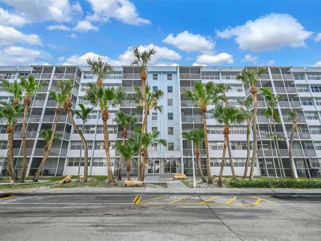 1 BHK Flat In Miami Apartemnt St Willson St For Sale In Cam