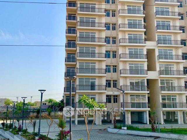 1 BHK Flat In Avl Society for Rent In Sector 36