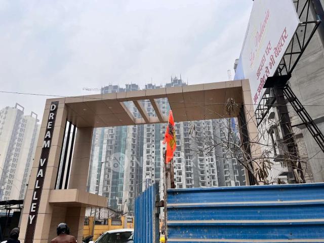 1 BHK Flat In Amrapali Dream Valley 2 High Rise, Noida Extension for Rent In Amrapali Dream Valley Noida Extension