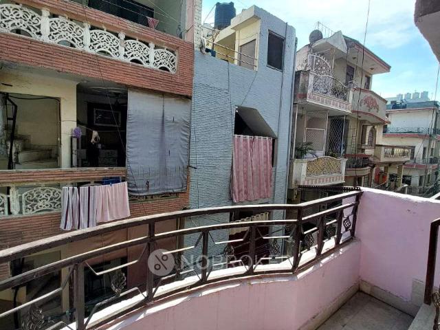 1 BHK Flat In Ap For Sale In Janakpuri