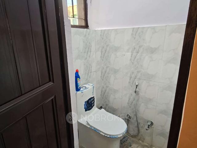 1 BHK Flat In Arawali Apartments, Sector 52 for Rent In Sec