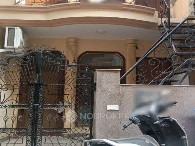 1 BHK Flat In Builder Floor for Rent In Sector 24
