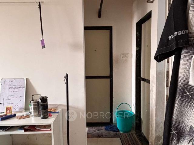 1 BHK Flat In Bindra Complex for Rent In Western Express Highway andheri East