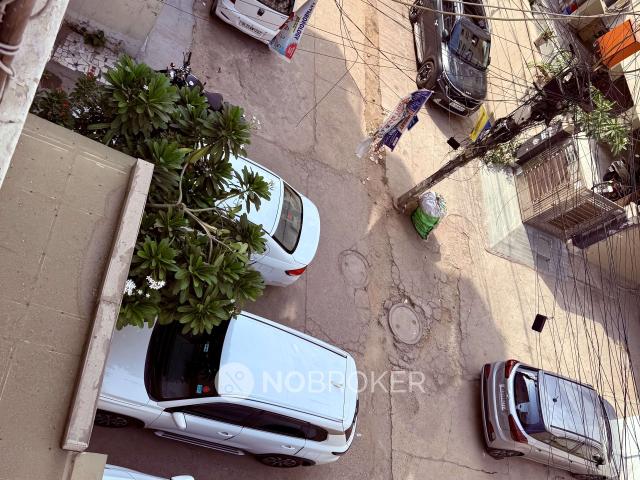 1 BHK Flat In Cc Block For Sale In Shalimar Bagh