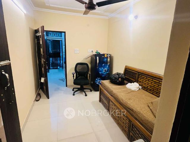 1 BHK Flat In Csp Flats Rwa for Rent In East Of Kailash