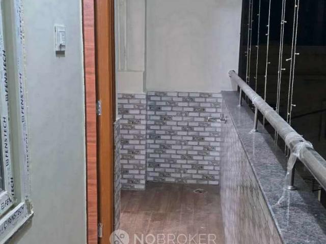 1 BHK Flat In Farah Plaza for Rent In Hafeez Pet