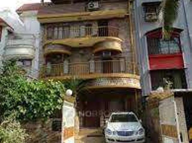 1 BHK Flat In Hewo Apartments for Rent In Sector 16a