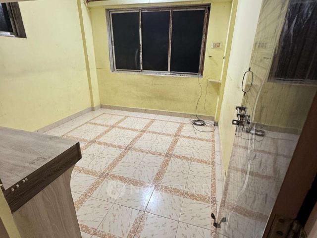 1 BHK Flat In Hill Park Apartment, Malad East for Lease In