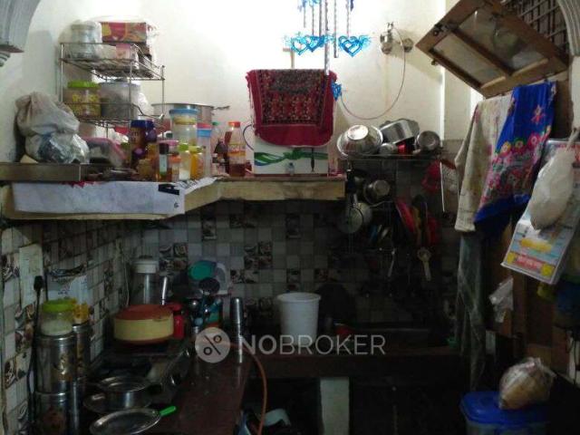 1 BHK Flat In Indeepedent Floor for Rent In Sector 11