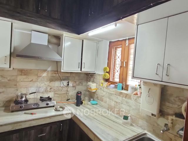 1 BHK Flat In Lok Vihar B Block for Rent In Pitam Pura